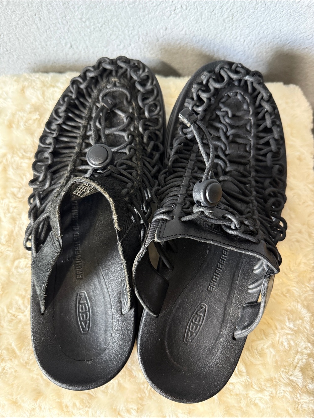 Keen sandals for women’s sz 7.5, 2*